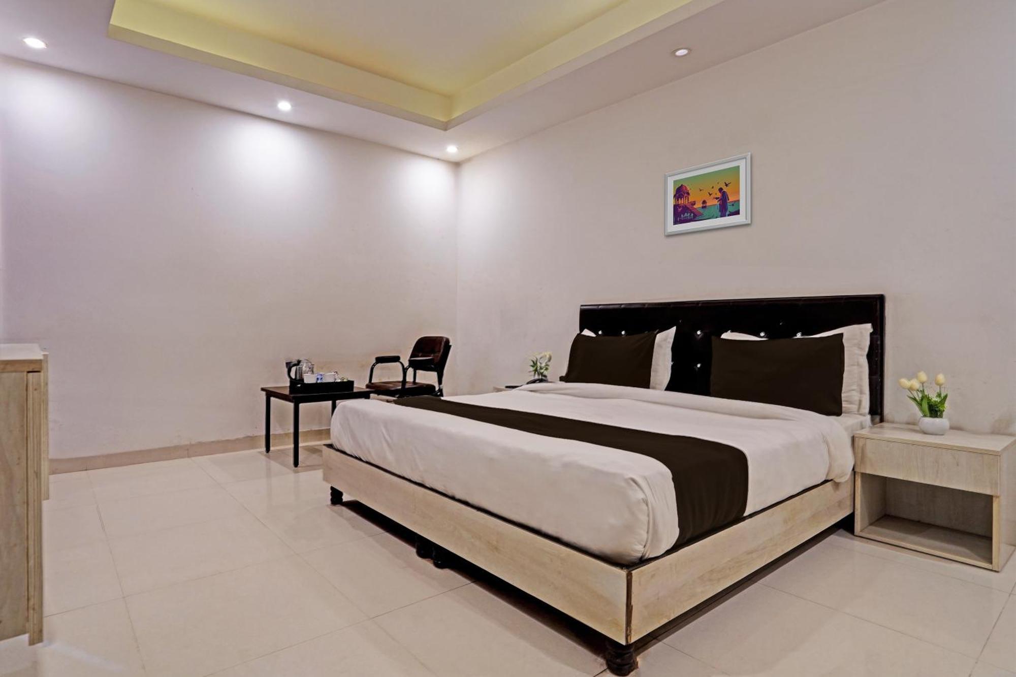 Hotel O Babil Palace Near Omaxe Celebration Mall Гургаон Екстериор снимка
