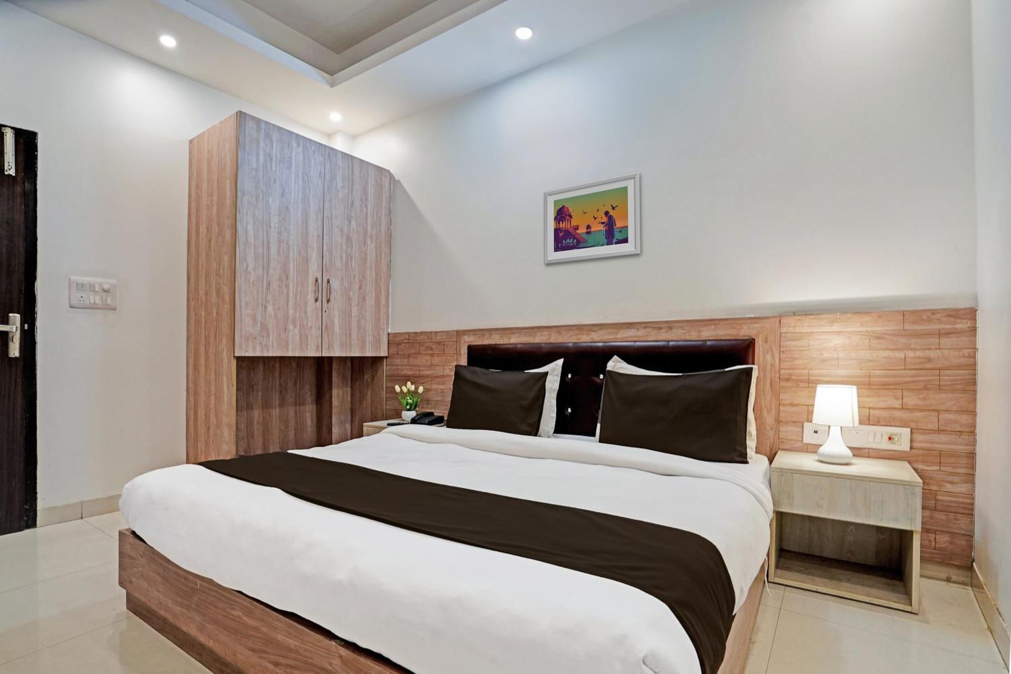 Hotel O Babil Palace Near Omaxe Celebration Mall Гургаон Екстериор снимка