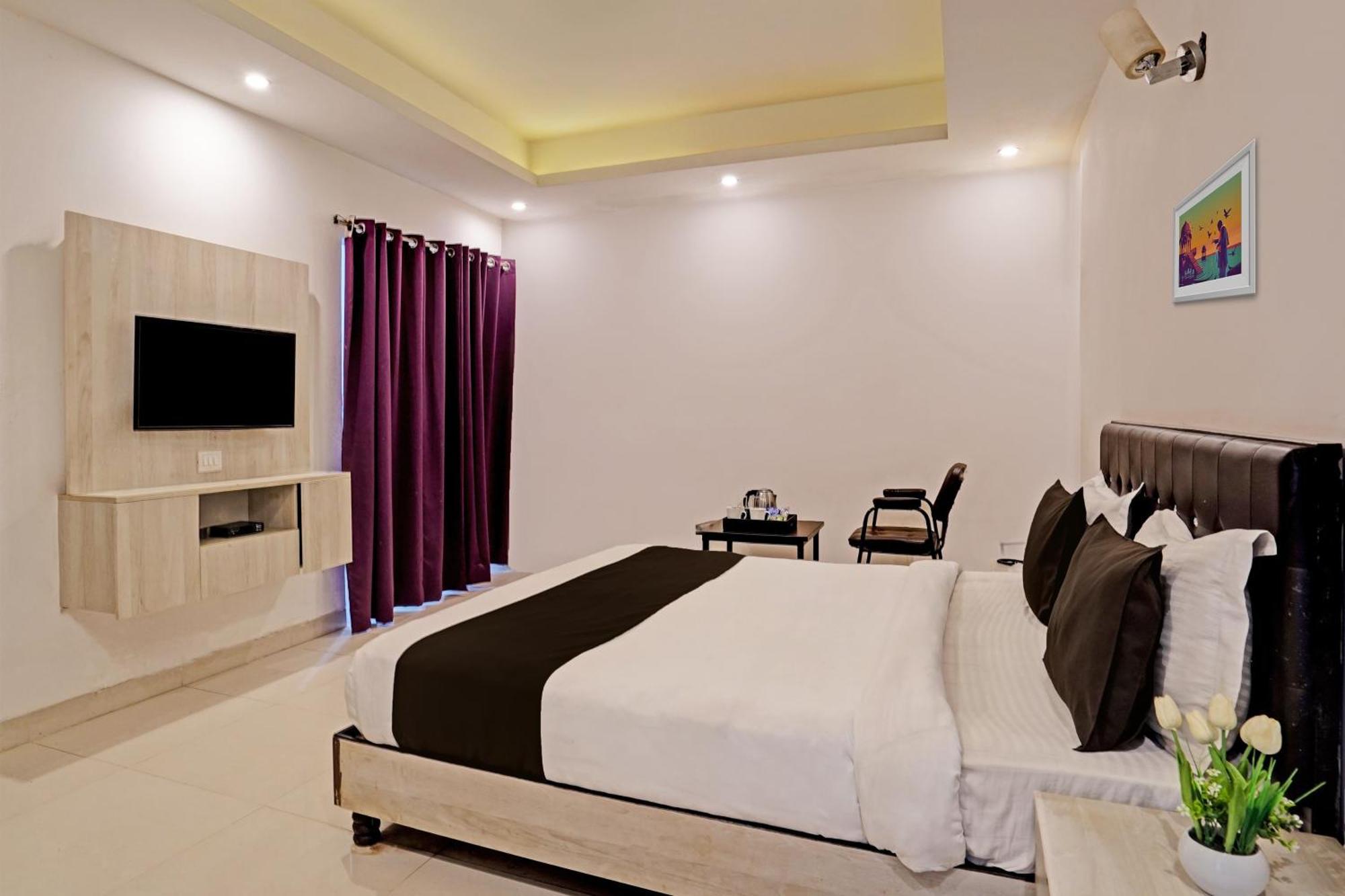 Hotel O Babil Palace Near Omaxe Celebration Mall Гургаон Екстериор снимка